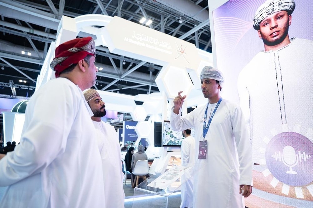 مشروعاتٌ للتحوّل الرقمي تعزّز كفاءة الأداء الحكومي في محافظة الظاهرة