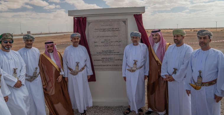 افتتاح مشروعين جديدين للطرق بالمنطقة الاقتصادية الخاصة بالدقم