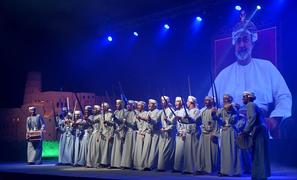 تعليمية الداخلية تنظم أوبريت “هامةُ المجدِ” احتفاء بيوم تولي جلالة السّلطان مقاليد الحكم